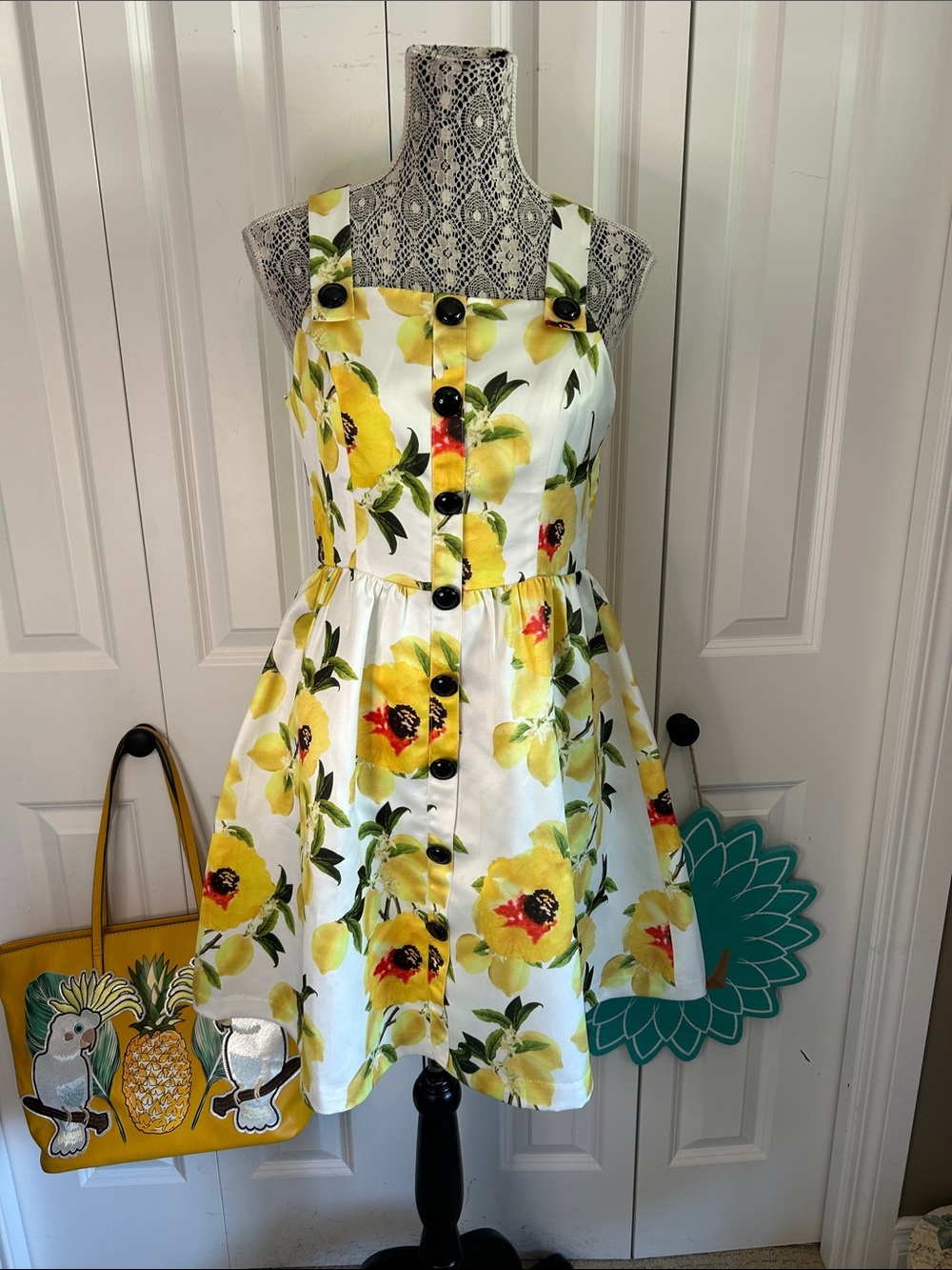 So Nice Lemon Print Silky Button-Front Sundress - Fully Lined - Size M